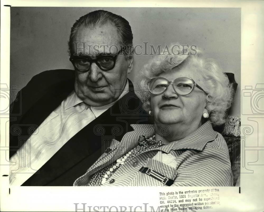 1988 Press Photo Stock investors Floyd &amp; Kathryn Maxwell after market crash - Historic Images
