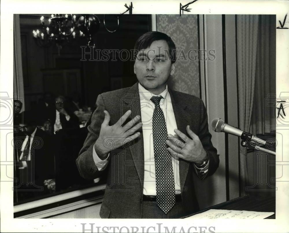 1991 Press Photo Kenneth T. Mayland, Society Bank at the Cleveland Athletic Club - Historic Images