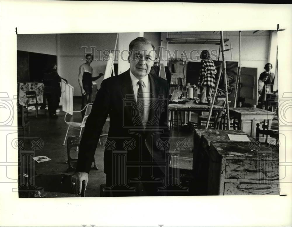 1990 Press Photo Robert Mayer, new president of the Cleveland Art Industry - Historic Images