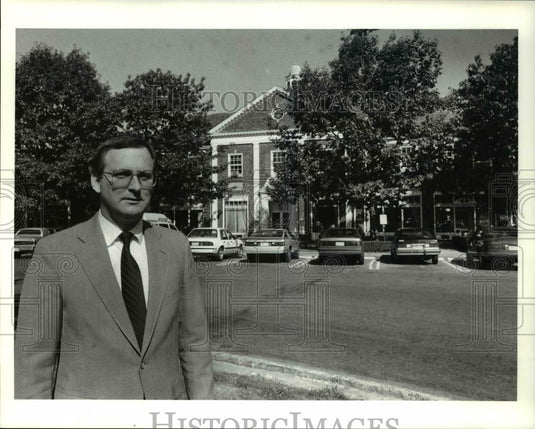 1990 Press Photo Joseph Mazzola, Friends of Shaker Square - cva33473 - Historic Images