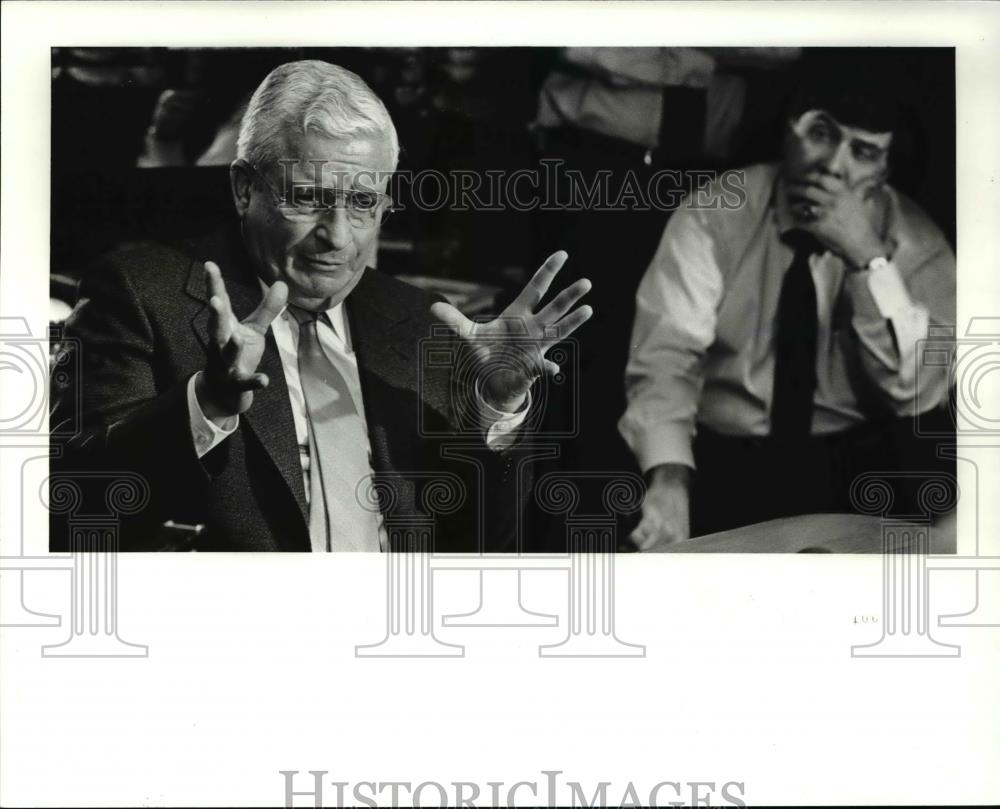 1988 Press Photo Art Modell, Browns owner talks about letting his coach leave - Historic Images