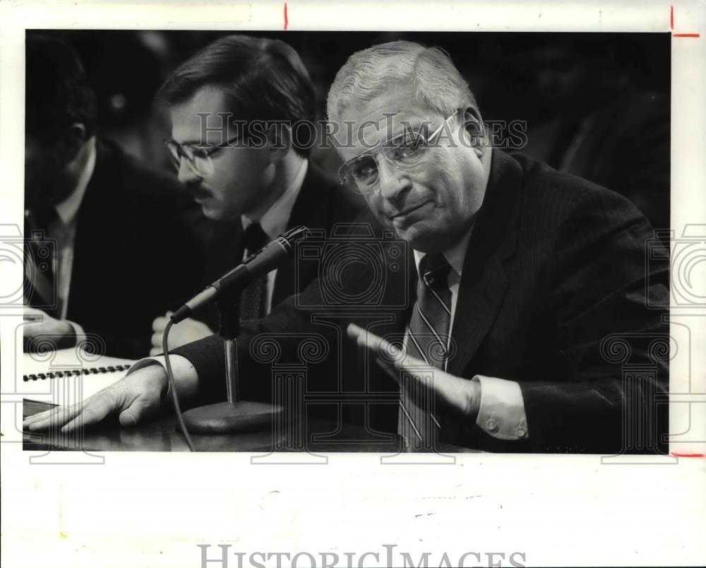 1989 Press Photo Art Modell testifies before the City Finance Committee - Historic Images