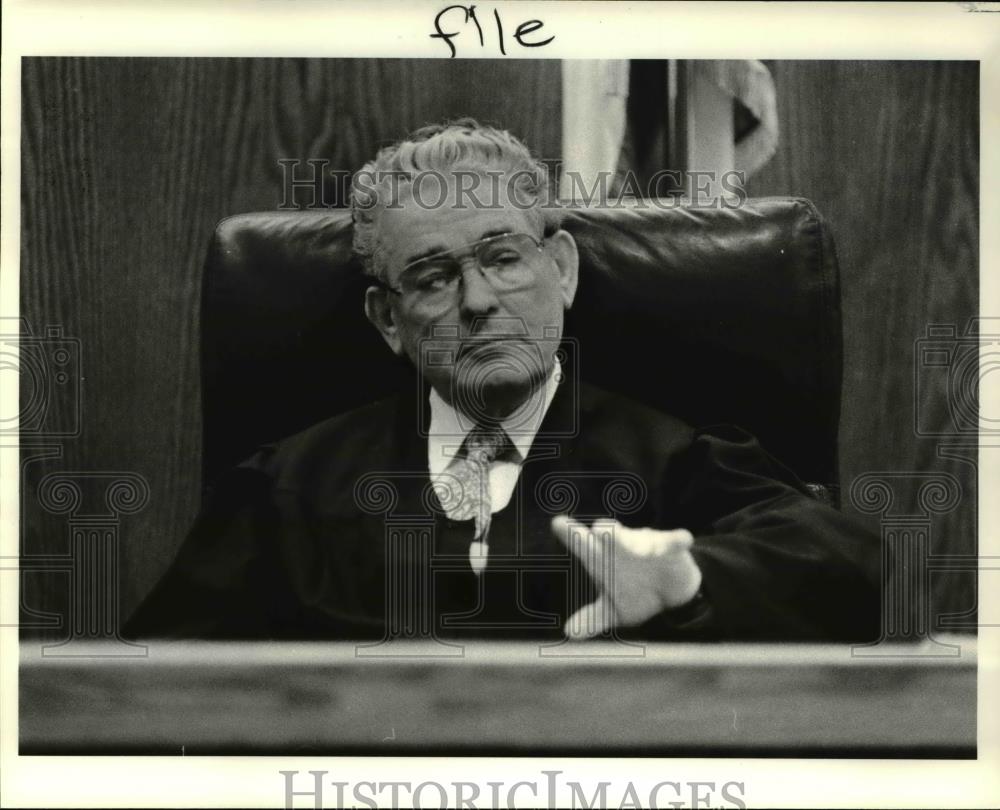 1985 Press Photo Judge John McManamon, at Kent Malcolm Trial - cva33522 - Historic Images