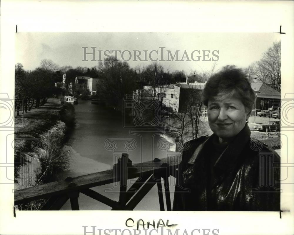 1990 Press Photo Ann McLaughlin - cva33546 - Historic Images