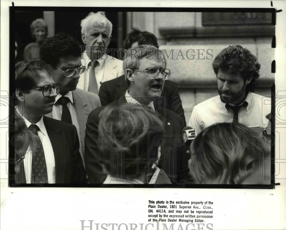 1988 Press Photo US Attorney Patrick M McLaughlin- hearing at Federal Courthouse - Historic Images