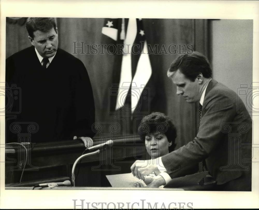 1988 Press Photo Judge James J McMonagle, presiding at Pamella Terrell trial - Historic Images