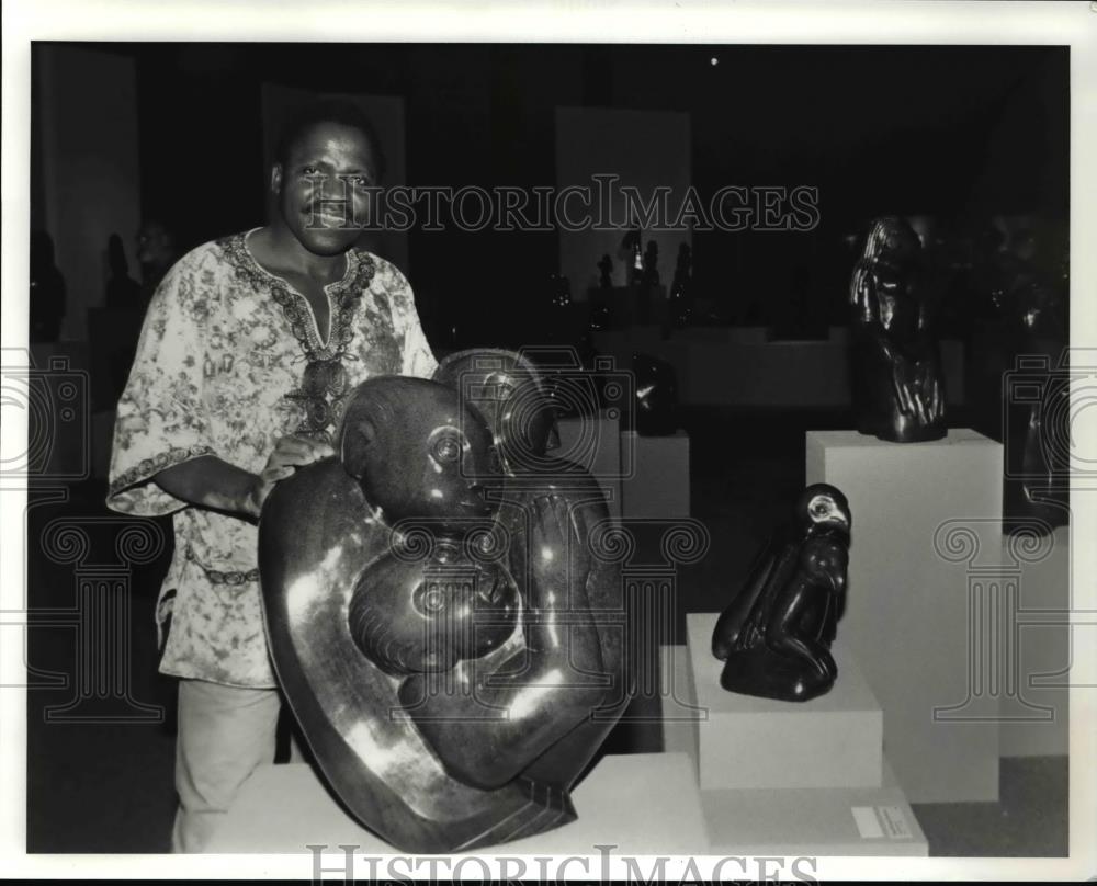 1991 Press Photo Shona Sculpture- Damian Manuha and The Family - cva33574 - Historic Images