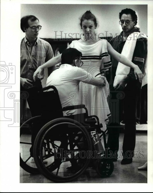 1989 Press Photo Lauri Stallings fitted for Athenian costume by Dennis Nahat - Historic Images