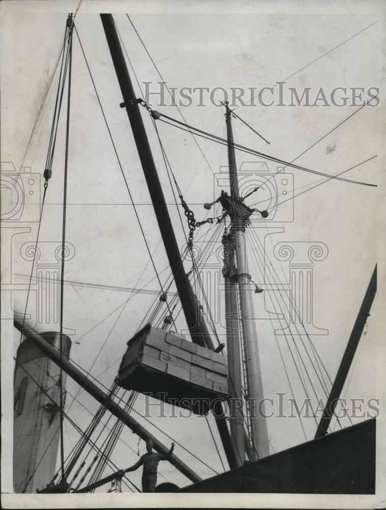 1934 Press Photo Cargo Ship Loading at San Francisco Port - nef25350 - Historic Images