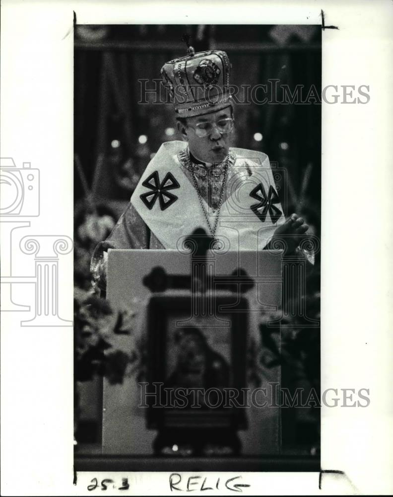1989 Press Photo Bishop Robert Moskal- St Josaphat Ukrainian Catholic Cathedral - Historic Images