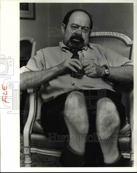 1984 Press Photo Lyn Nofzinger at Stoffers - cva33804 - Historic Images