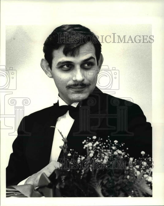 1987 Press Photo Robert Noll, A Clark Gable look alike - cva33806 - Historic Images