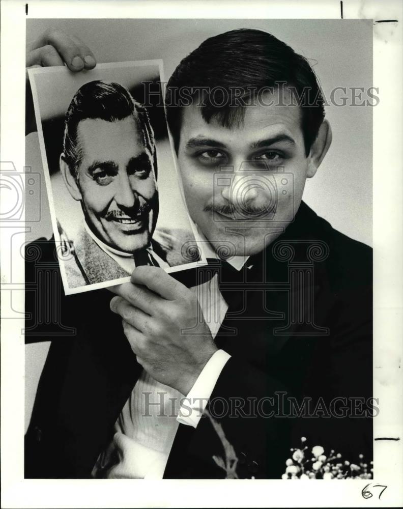 1987 Press Photo Robert Noll, A Clark Gable look alike - cva33808 - Historic Images