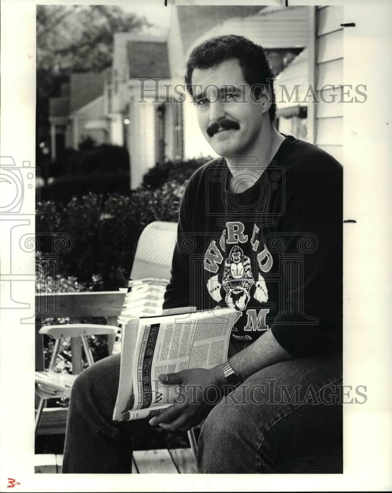 1987 Press Photo Tony Nista with a copy of the swingers magazine- South Euclid - Historic Images