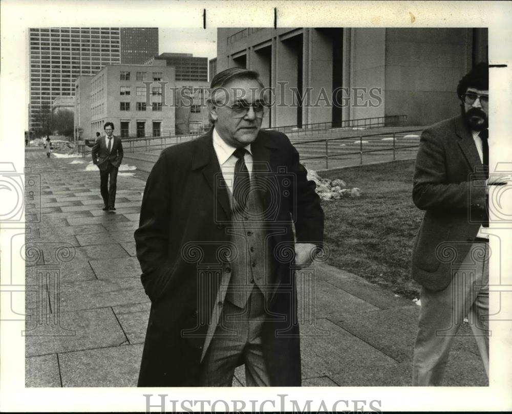 1984 Press Photo Mayor Armand Masten after his release from County Jail - Historic Images
