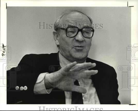 1991 Press Photo Professor Michael Mesarouich, Global Computer Expert at CWRU - Historic Images