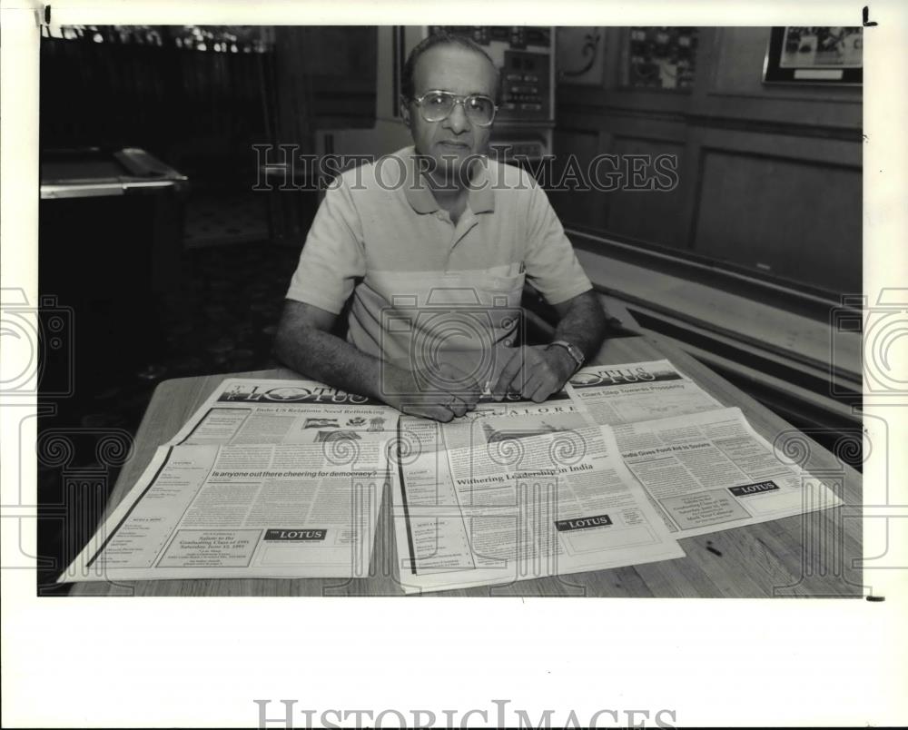 1991 Press Photo Mukund Mehta, head of the Lotus, an Asian-Indian newspaper - Historic Images