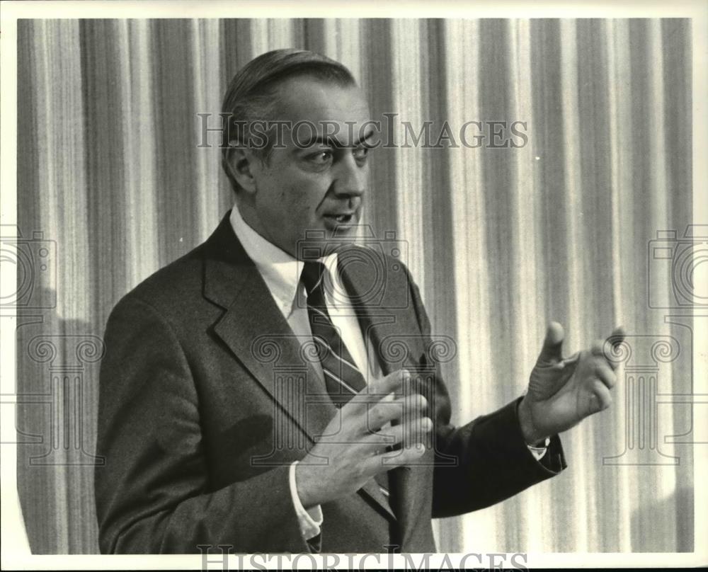 1981 Press Photo Edgar H. Maugans, CEI vice president for finance - cva34047 - Historic Images