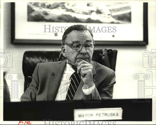 1982 Press Photo Sewer Bd. Member, Mayor Petruska - cva34084 - Historic Images