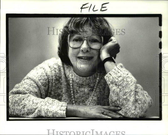 1987 Press Photo Ruth Phillips' play Emily and Kate premieres at Dobama Theater - Historic Images