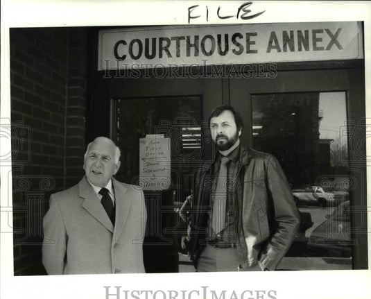 1987 Press Photo Geauga Co. officers Robert E. Phillips & Robert L. Phillips - Historic Images