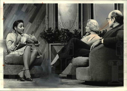 1979 Press Photo Gayle Philpost interviews Barbara Craver and David Logan - Historic Images