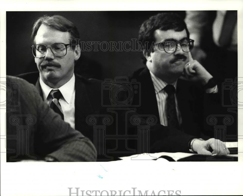 1989 Press Photo Councilmen Ray Piaka &amp; James Rokaki during Ameritrust hearings - Historic Images