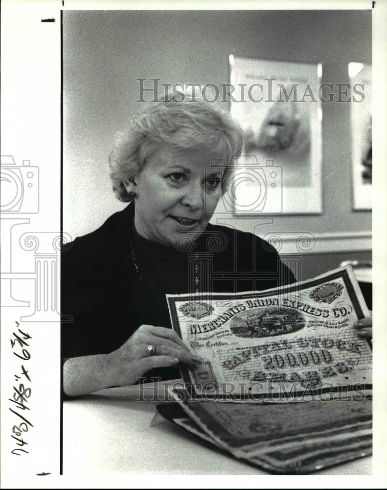 1989 Press Photo Micheline Masse with old stocks certificates - cva34257 - Historic Images