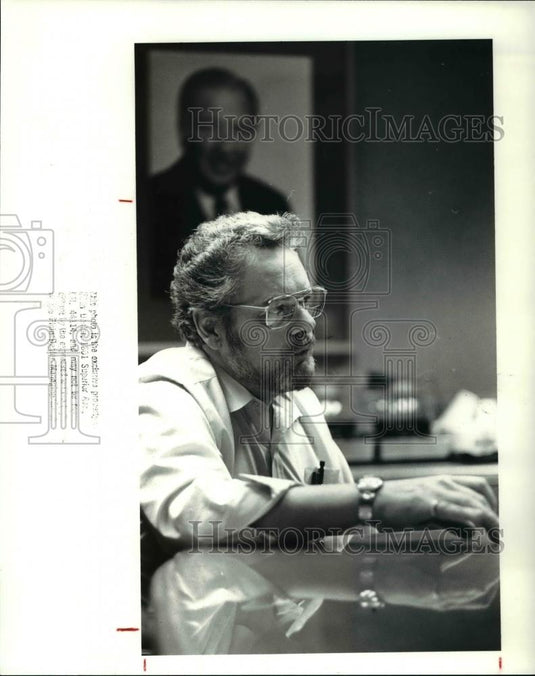 1989 Press Photo Ray Metsch Ford Employee interview - cva34272 - Historic Images