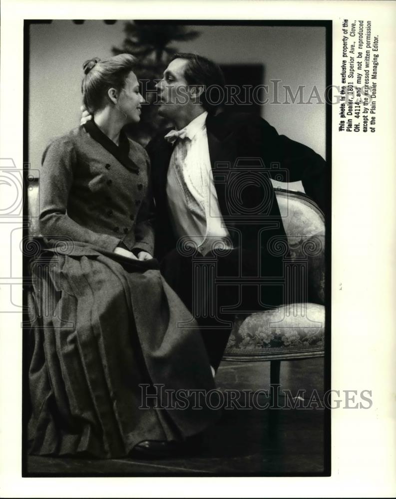 1988 Press Photo Randy Danson &amp; Mark Metcalfe during rehearsal at Central YMCA - Historic Images