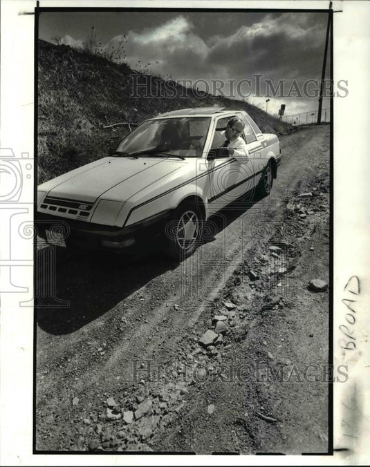 1988 Press Photo Broadview Hts councilman William Navratti going to soccer field - Historic Images
