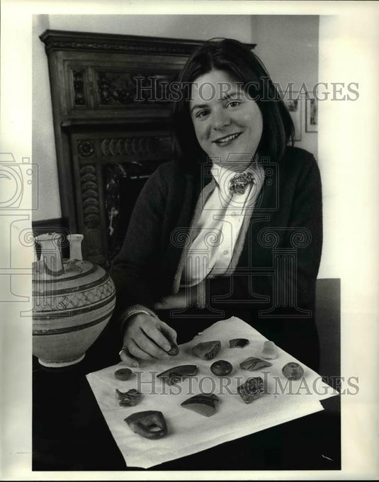 1985 Press Photo Jenifer Neils at Mather Galler - cva34306 - Historic Images