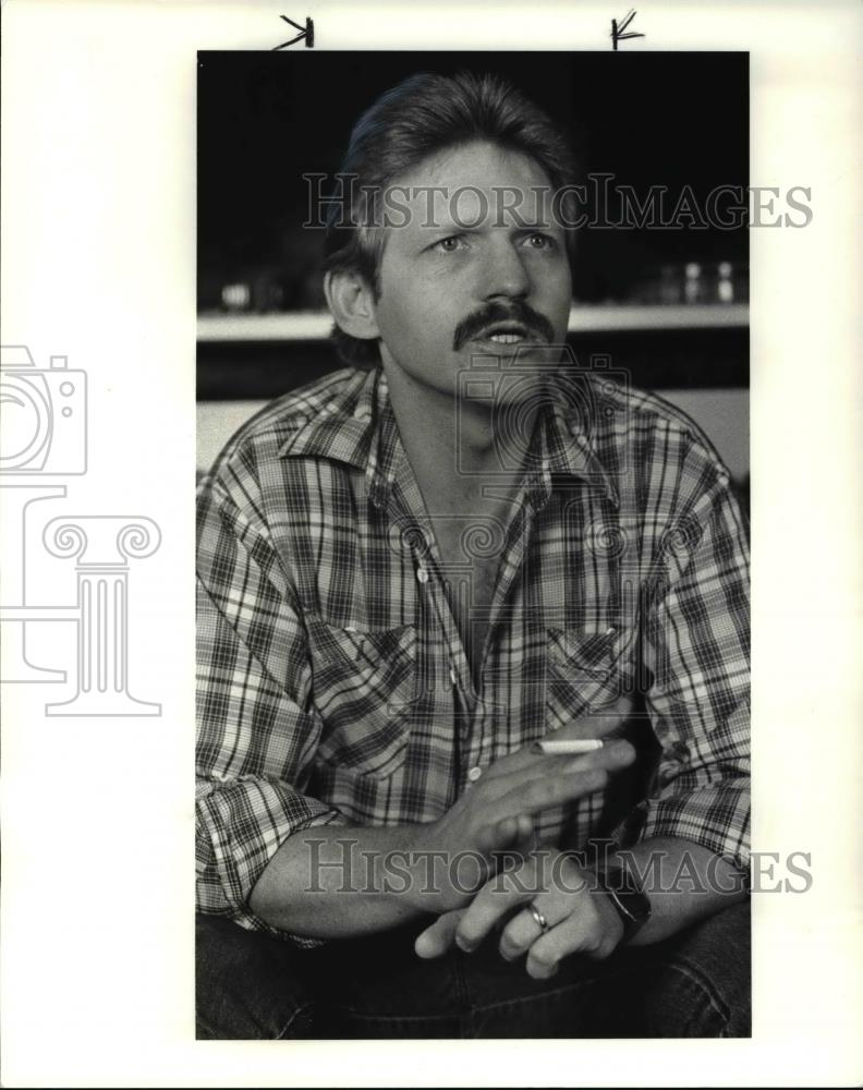 1983 Press Photo Gene F Mathis, Perry plant worker - cva34313 - Historic Images