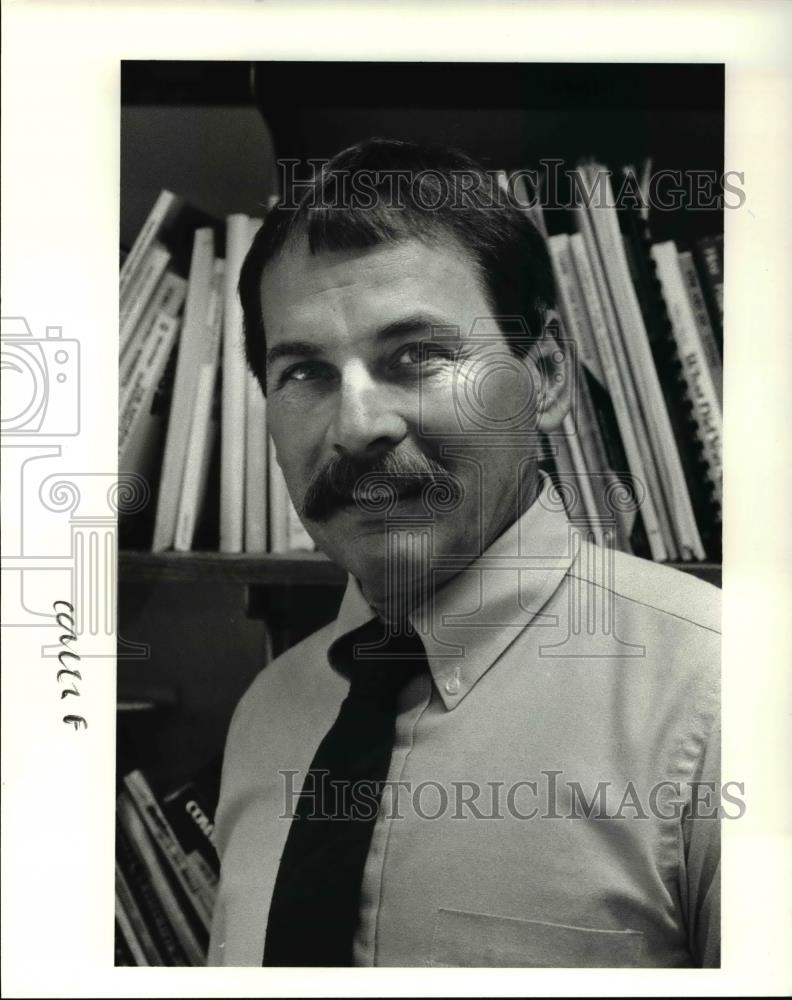 1988 Press Photo Pat Materson, Tri-C professor - cva34343 - Historic Images