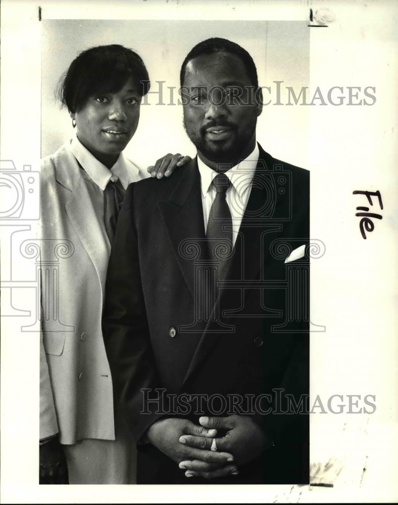 1987 Press Photo Janice Abernathy &amp; brother Patrolman Verlin Peterson, Jr. - Historic Images