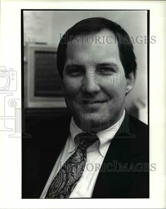 1988 Press Photo Alex Petrus, director of development for Diocesan Schools - Historic Images