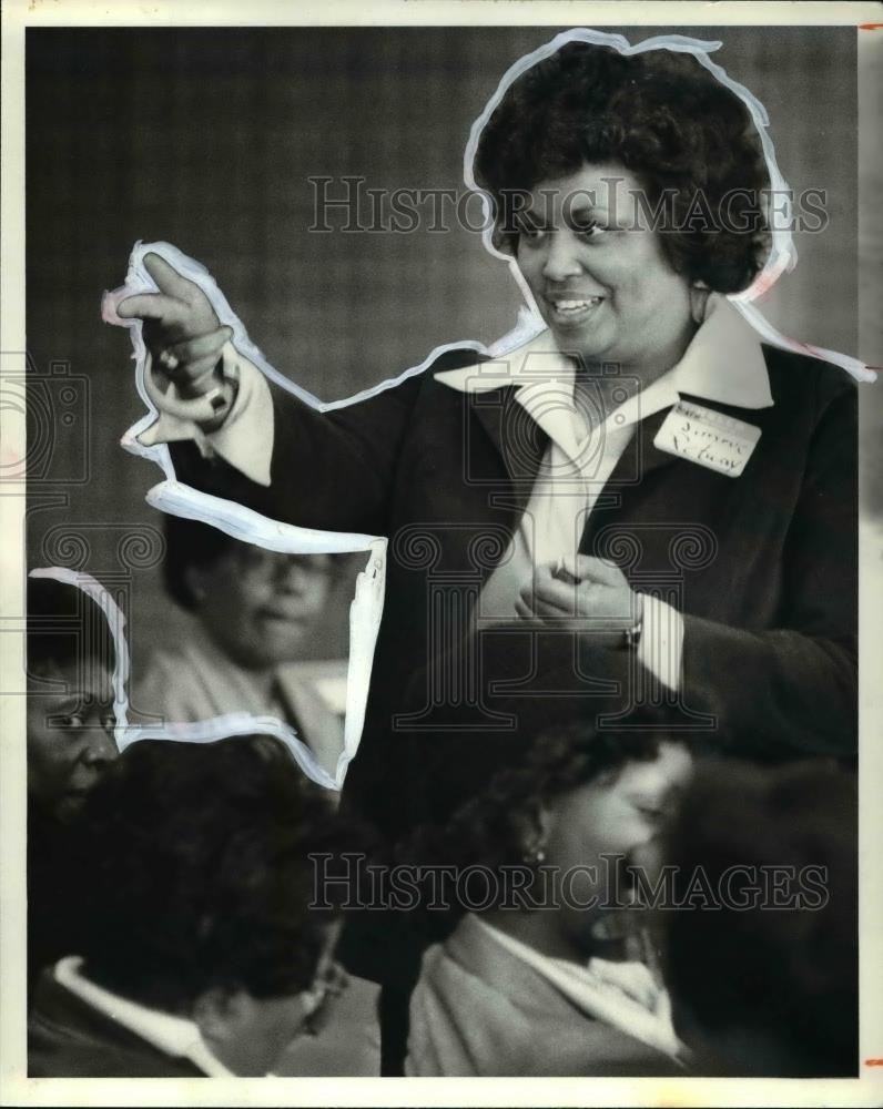 1980 Press Photo Dr. Jamsetta Pettway speaking at her success seminar on Feb. 2 - Historic Images