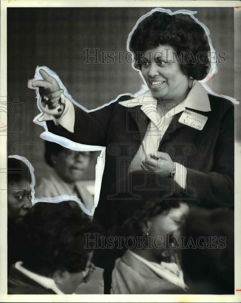1980 Press Photo Dr. Jamsetta Pettway speaking at her success seminar on Feb. 2 - Historic Images