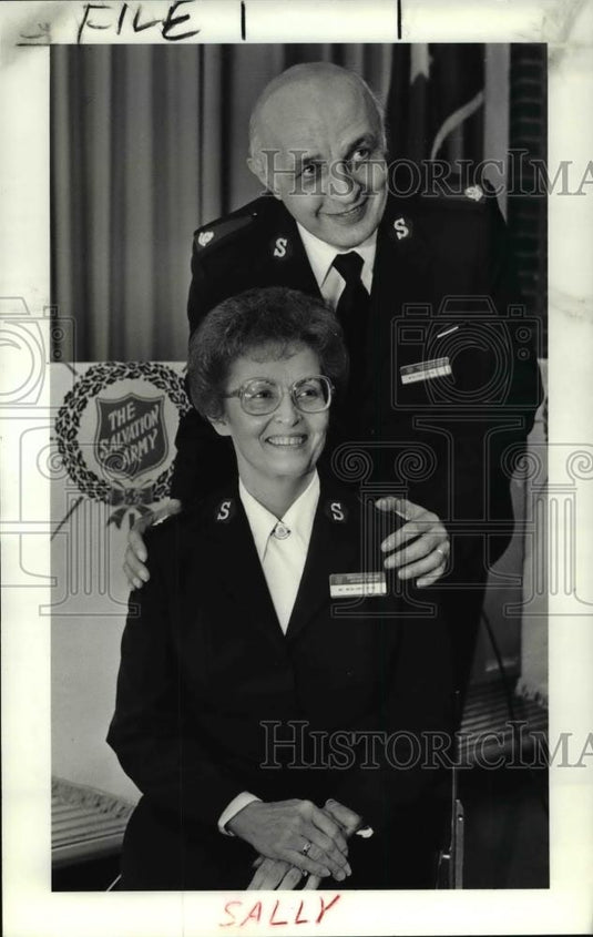 1986 Press Photo Salvation Army Major Ernest Payton & wife Joan - cva34464 - Historic Images