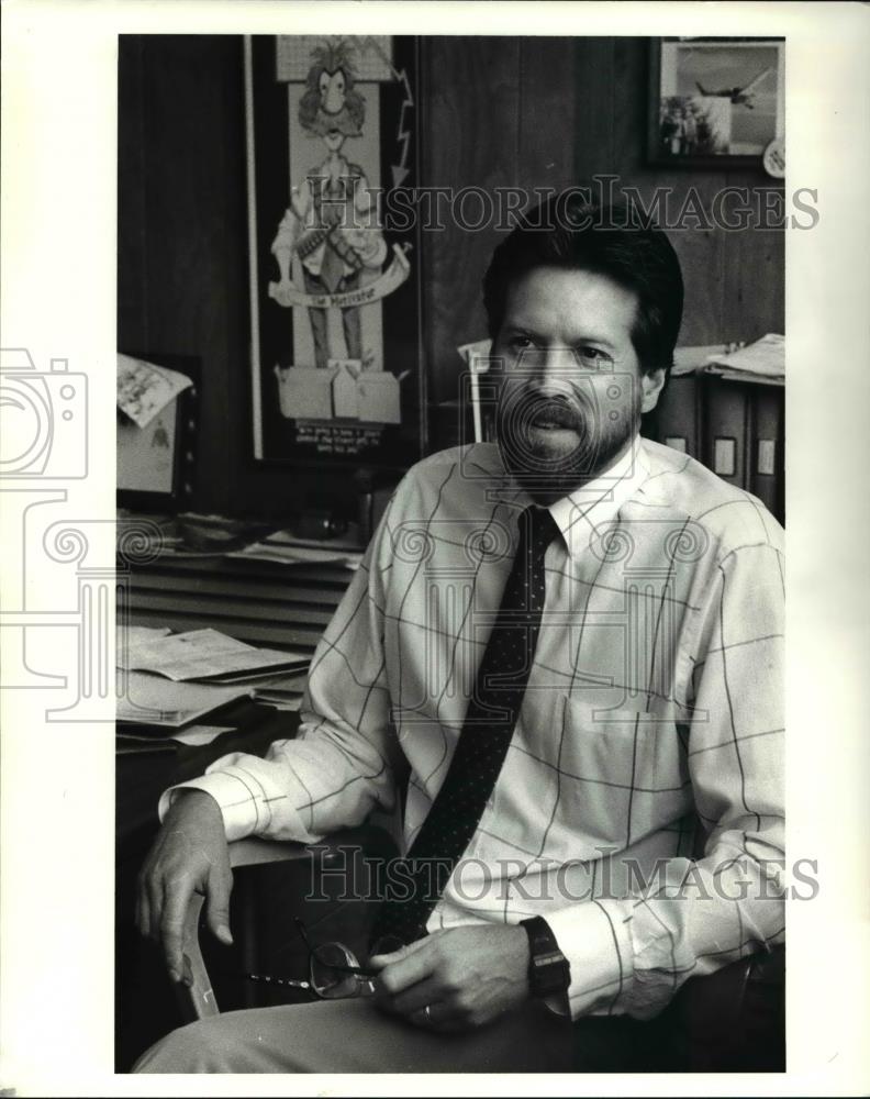 1988 Press Photo Dan Markus, President of Encore Manufacturing Corp - cva34648 - Historic Images