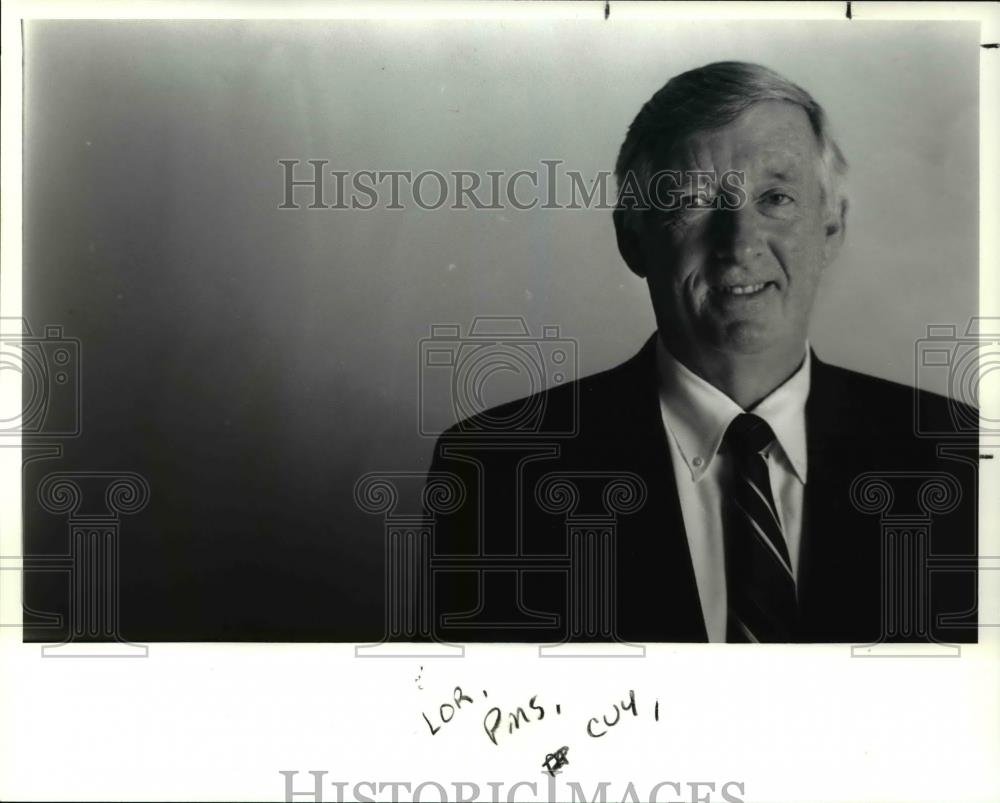 1991 Press Photo John Kennedy, Lighting Specialist for Nela Park - cva37610 - Historic Images