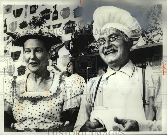 1978 Press Photo Minnie Pearl & Grandpa Jones in a segment of "Hee Haw" - Historic Images