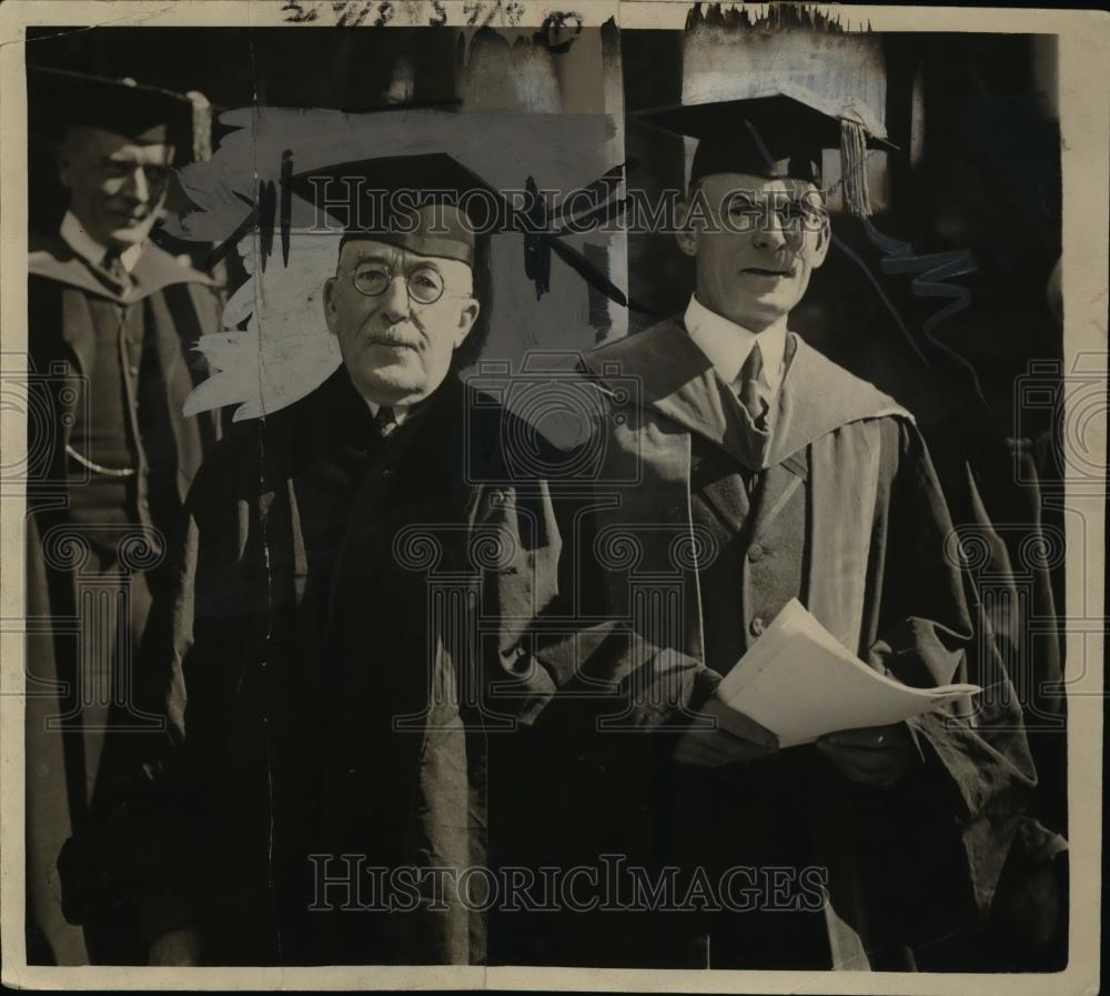 Press Photo Samuel Mather and Pres. Robert E. Vinson at WRU commencement - Historic Images