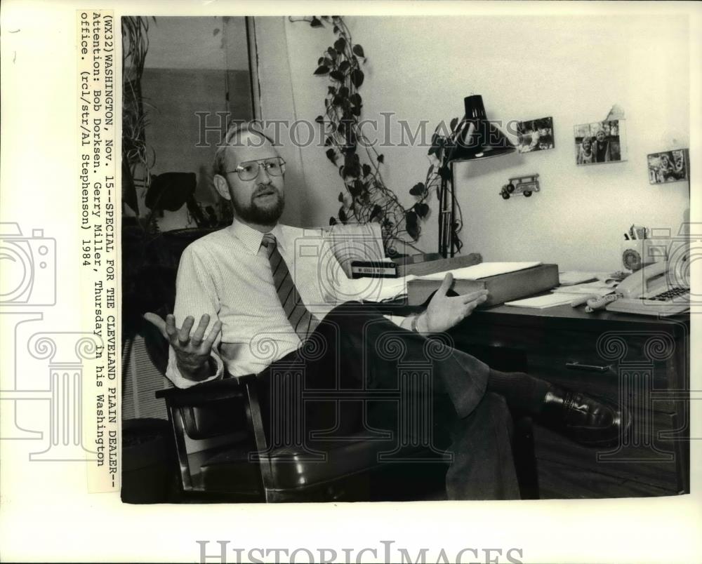 1984 Press Photo Gerry Miller in his Washington office - cva37767 - Historic Images