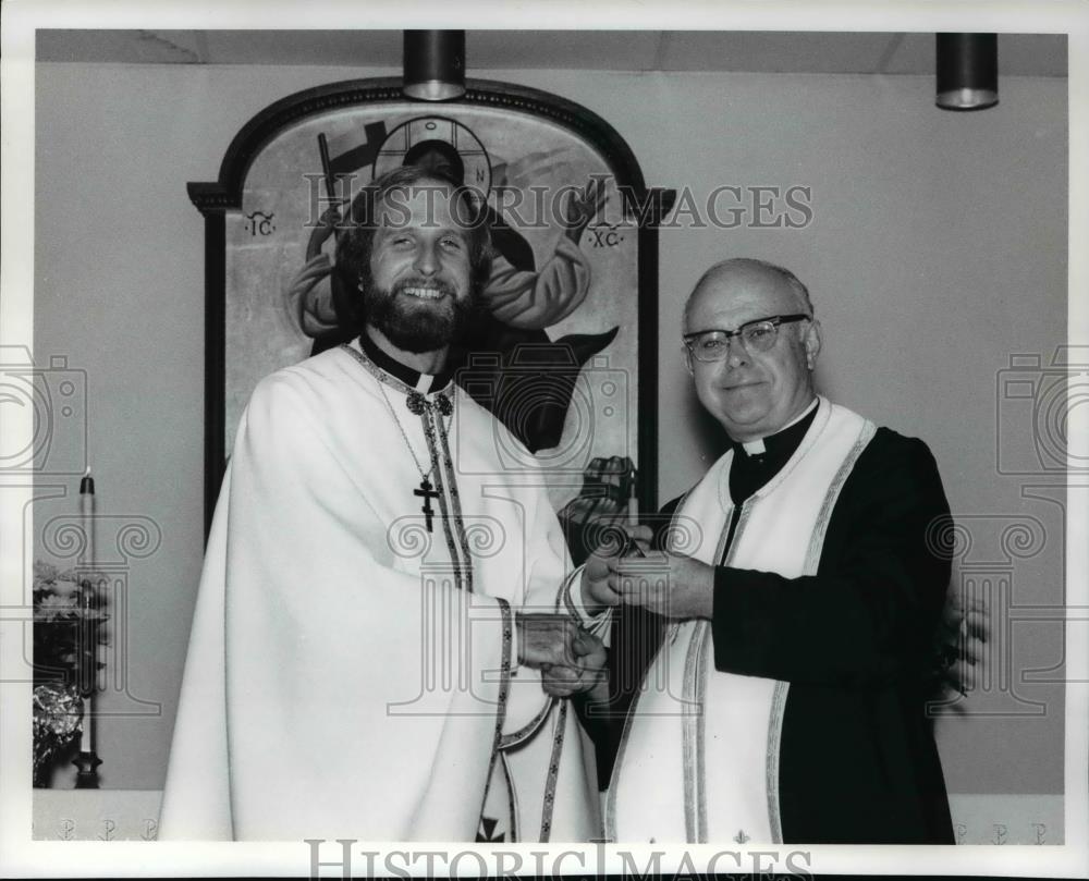 1976 Press Photo Rev Thomas Richel and Rev Nicholas Repko - cva37769 - Historic Images