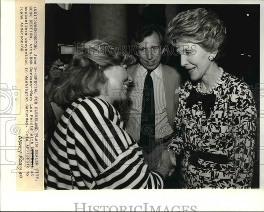 1989 Press Photo Mary Lou Ferris with Nancy Reagan at convention in Washington - Historic Images