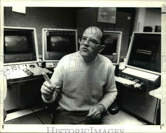 1986 Press Photo Marvin Miller, meteorologist at the National Weather Service - Historic Images