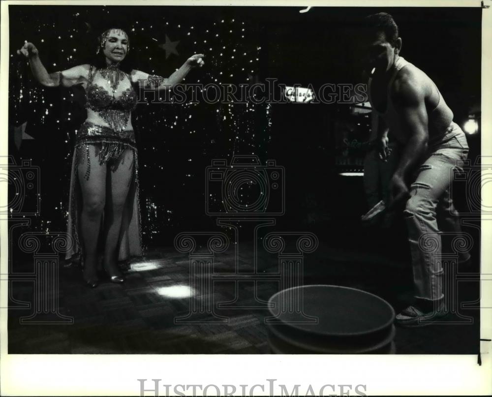 1991 Press Photo Mitzi during comeback performance at an AIDS benefit - Historic Images