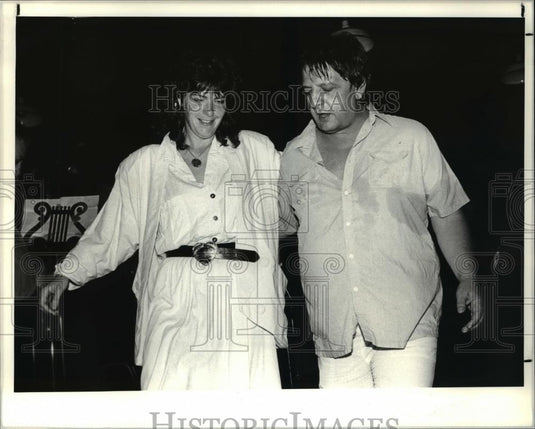 1986 Press Photo Kathy Mattea & Steve Popovich dance to Frank Yankovic - Historic Images