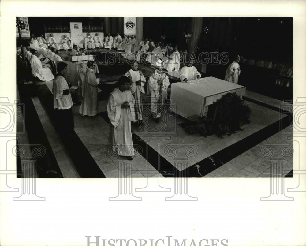1981 Press Photo Anthony M Pilla installed as Bishop - cva37908 - Historic Images